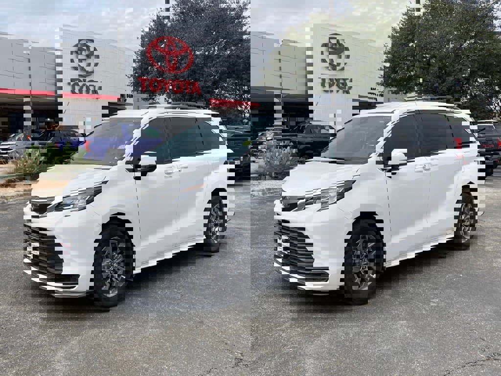 Certified 2023 Toyota Sienna LE