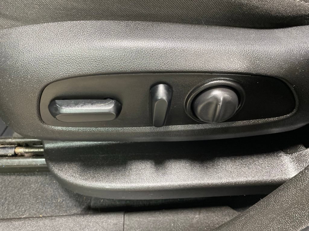Used 2019 Chevrolet Equinox LS w/ LS Convenience Package AWD/4WD image 29
