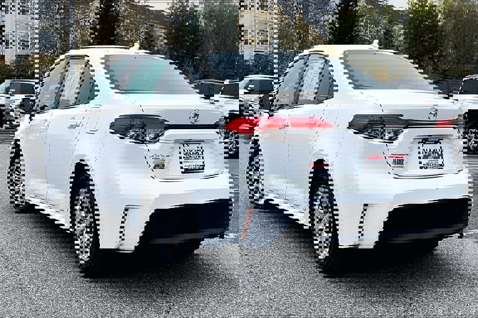 Used 2025 Toyota Corolla LE image 11