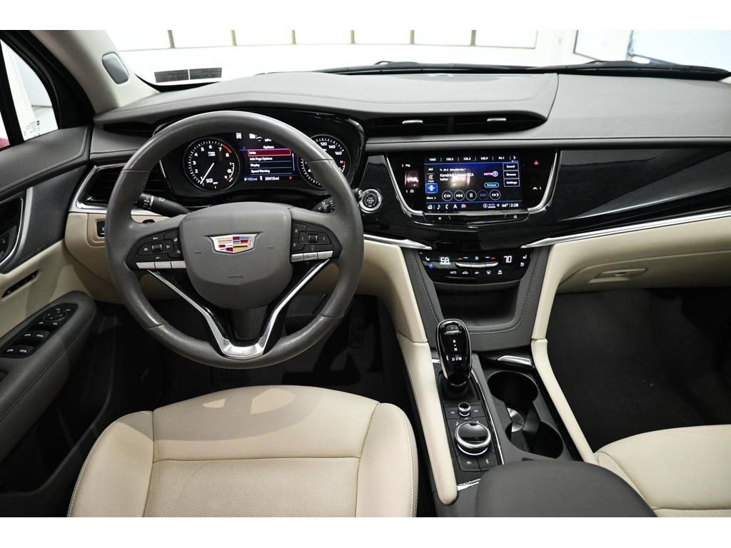 Used 2024 Cadillac XT6 Premium Luxury w/ Technology Package AWD/4WD image 31