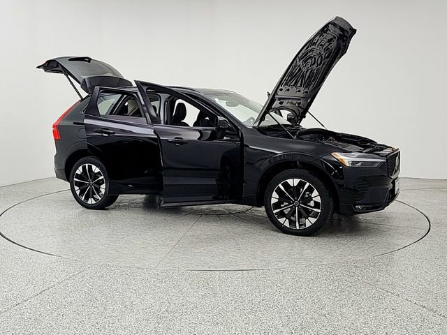 New 2026 Volvo XC60 B5 Ultra w/ Climate Package image 3