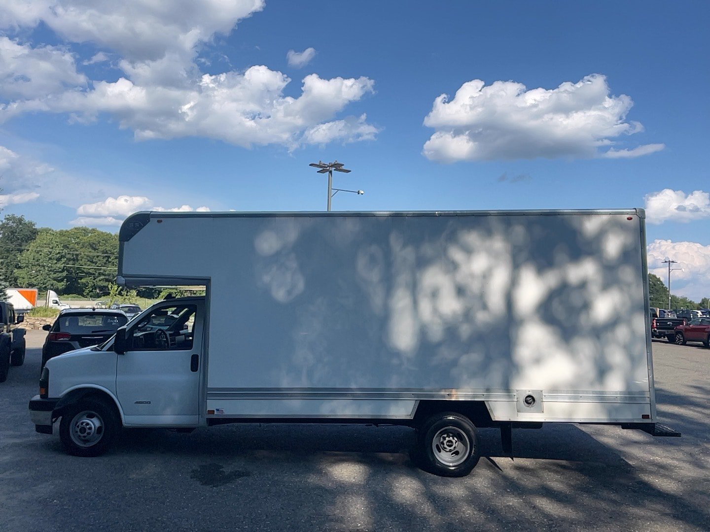 Used 2023 GMC Savana 4500 w/ Power Convenience Package RWD image 5