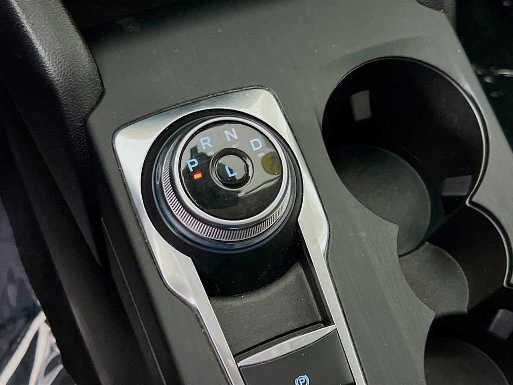 Used 2022 Ford Escape SE w/ SE Sport Appearance Package FWD image 16
