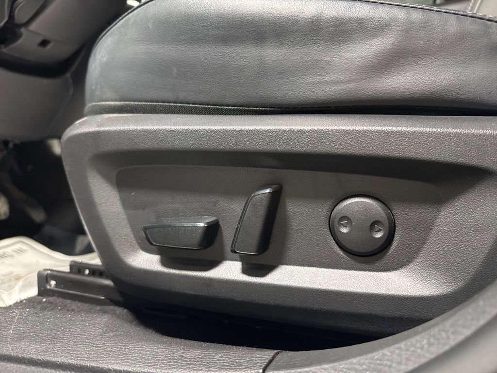 Used 2025 Mitsubishi Outlander SE image 17