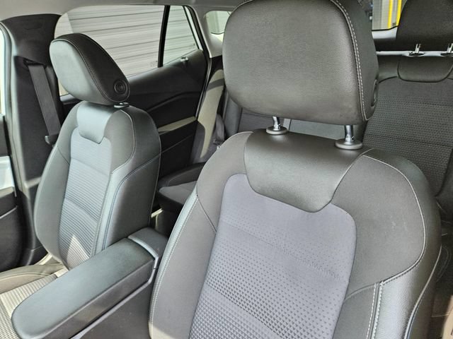 Used 2025 Chevrolet Trax LT FWD image 23
