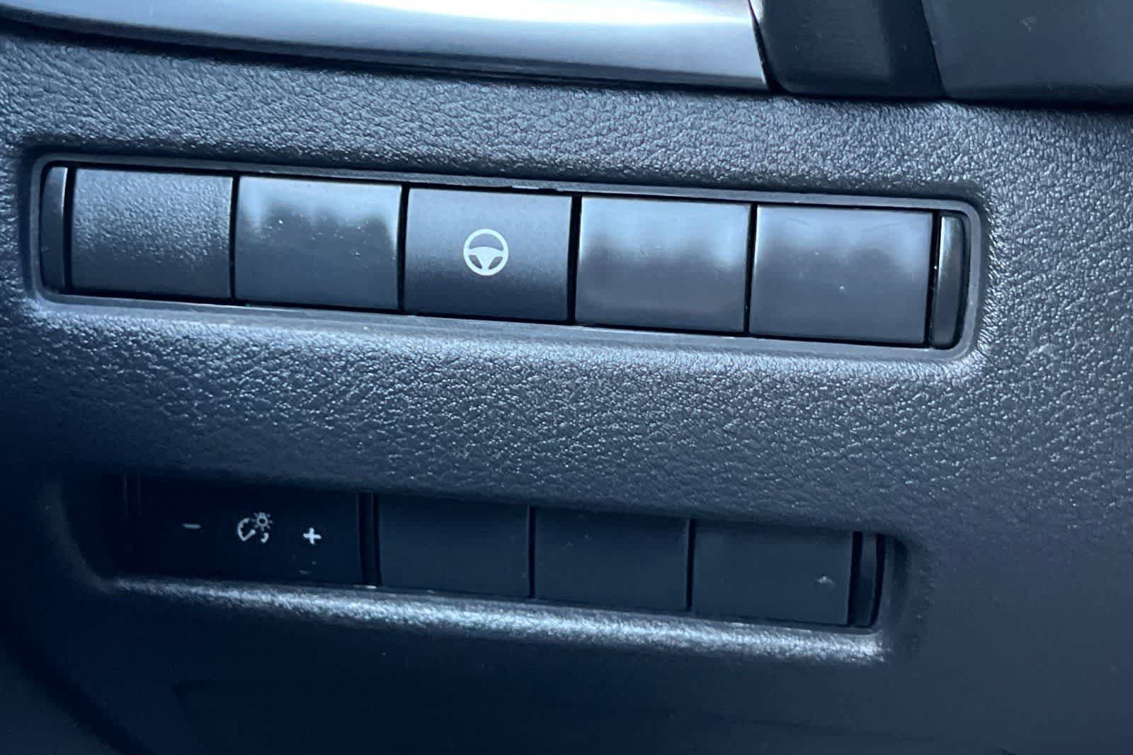 Used 2021 Nissan Rogue SV AWD/4WD image 33
