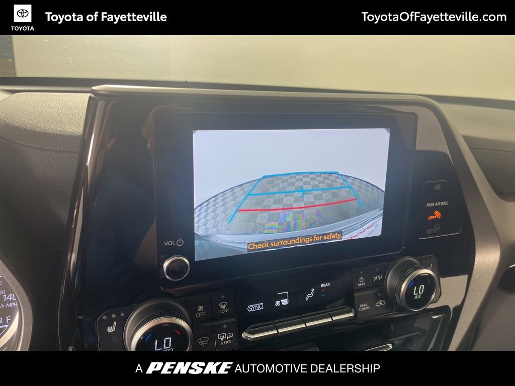 Used 2023 Toyota Highlander XLE AWD/4WD image 30