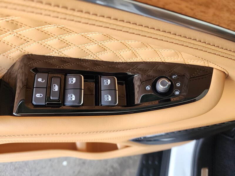 Used 2023 Jeep Grand Cherokee L Summit AWD/4WD image 25