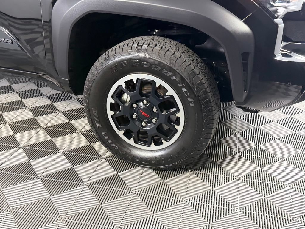 Used 2024 Toyota Tacoma TRD Off-Road w/ TRD Off Road Premium Package AWD/4WD image 7
