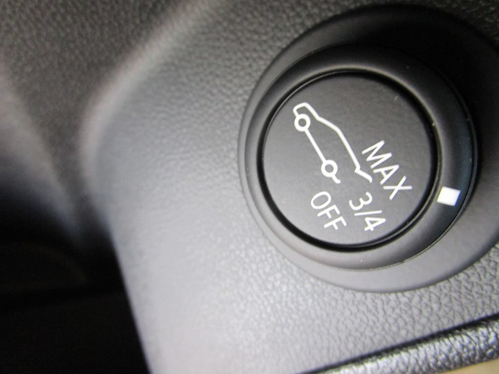 Used 2023 Chevrolet Equinox LT FWD image 30
