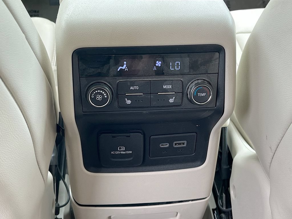 Used 2023 GMC Acadia Denali w/ Denali Ultimate Package AWD/4WD image 27