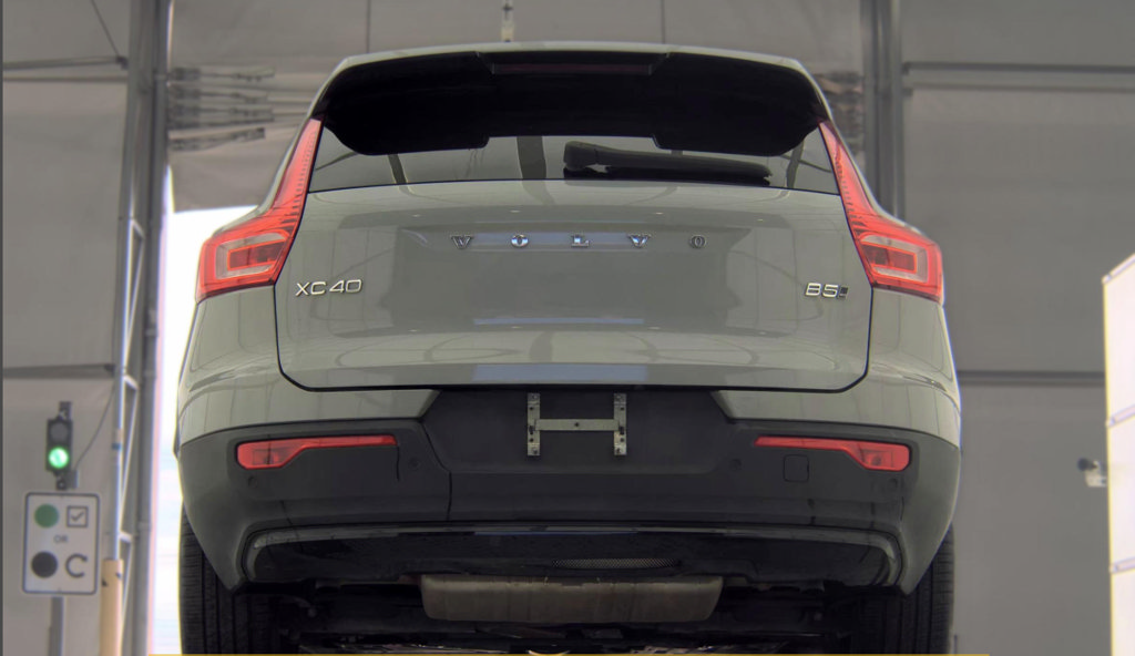 Used 2025 Volvo XC40 B5 Plus w/ Protection Package Premier AWD/4WD image 7