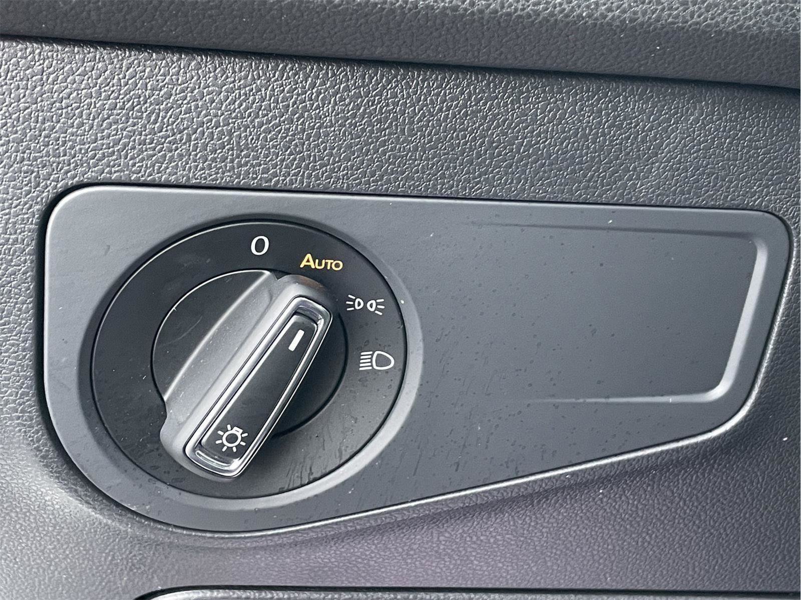 Used 2023 Volkswagen Tiguan SE R-Line image 24