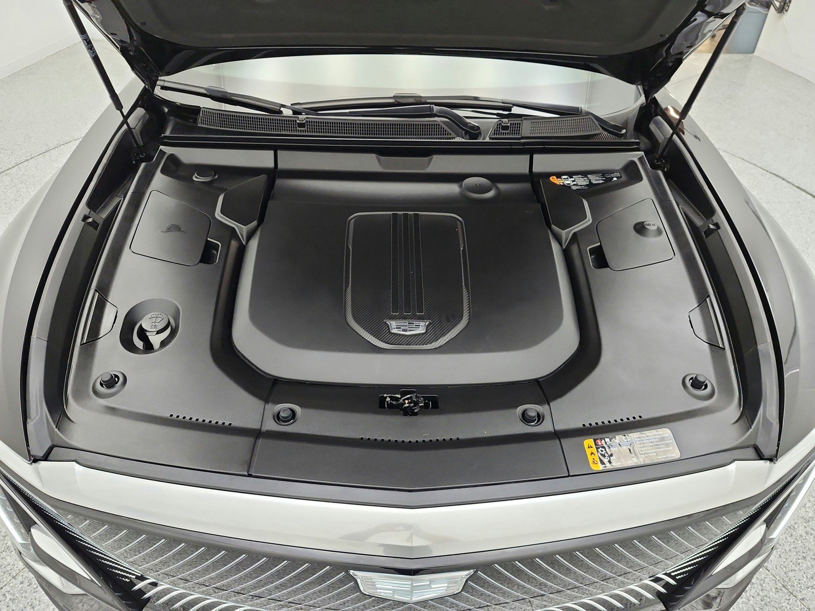 Used 2024 Cadillac Lyriq Luxury image 16