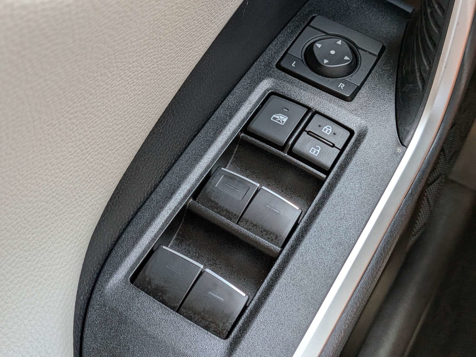 Used 2025 Toyota RAV4 Limited w/ Weather Package FWD image 32