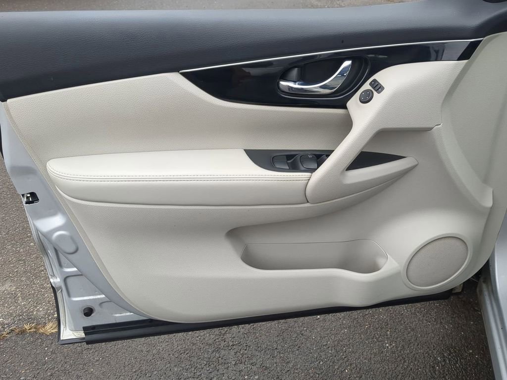 Used 2019 Nissan Rogue Sport SL w/ Premium Package AWD/4WD image 11