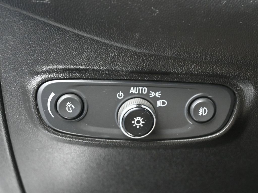 Used 2022 Chevrolet Equinox Premier FWD image 18