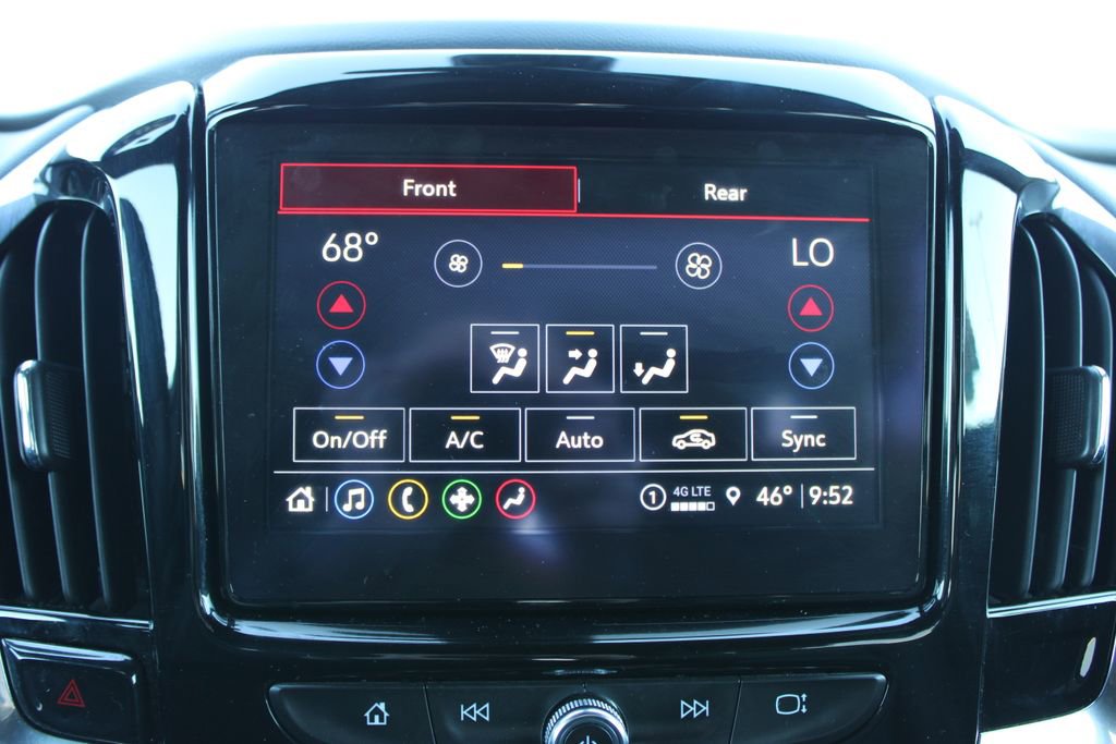 Used 2023 Chevrolet Traverse LT image 50