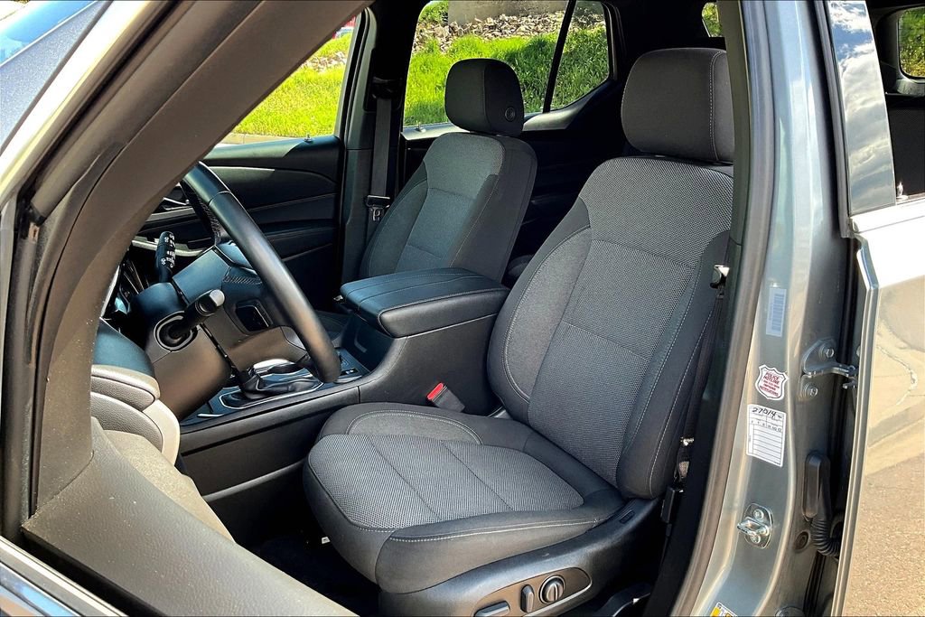 Used 2023 Chevrolet Traverse LT image 27