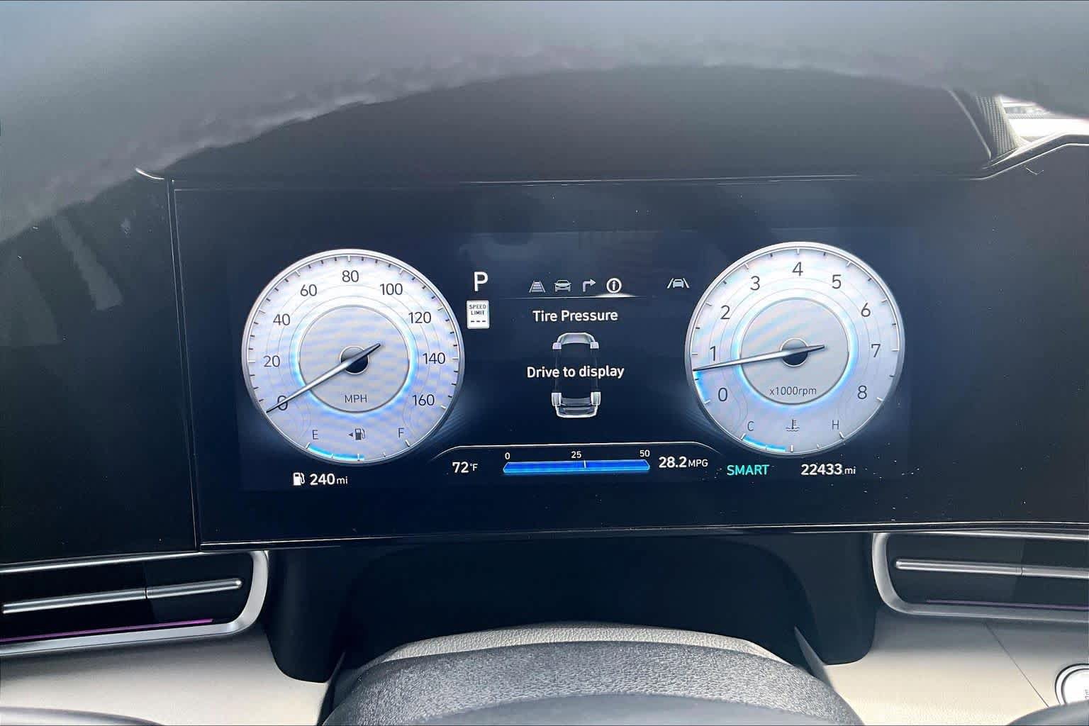 Used 2024 Hyundai Elantra Limited FWD image 26
