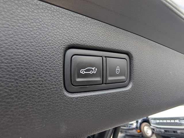 Used 2022 Genesis GV70 2.5T w/ Advanced Package AWD/4WD image 16