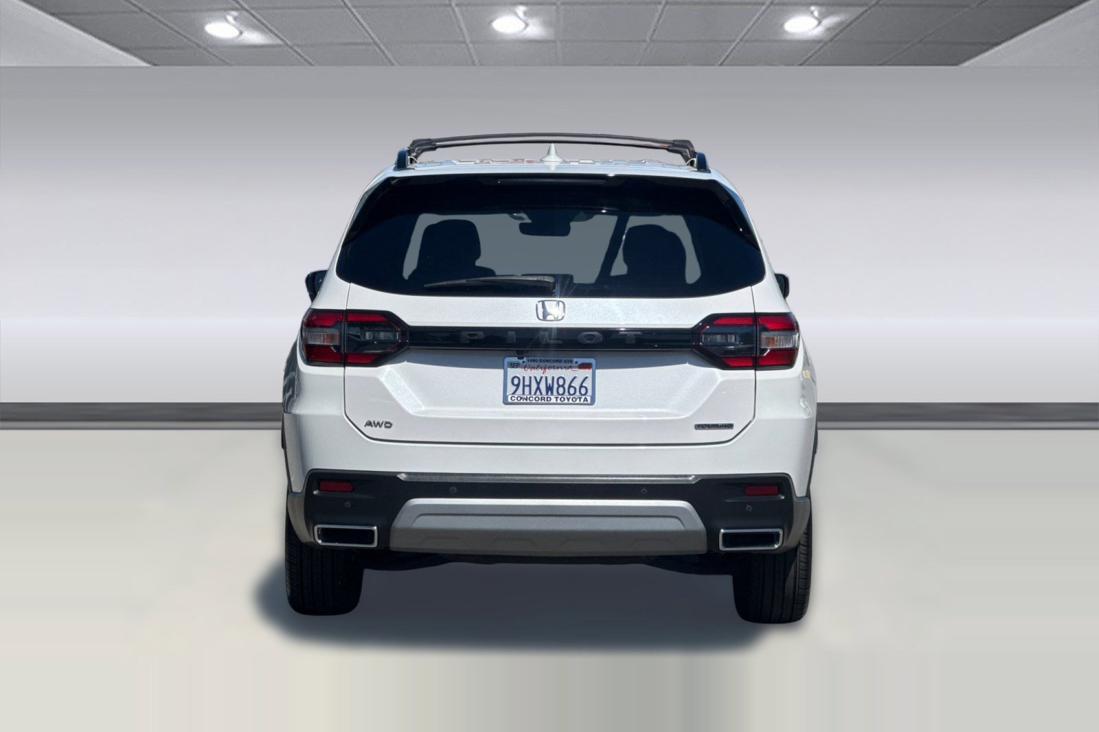 Used 2023 Honda Pilot Touring image 9