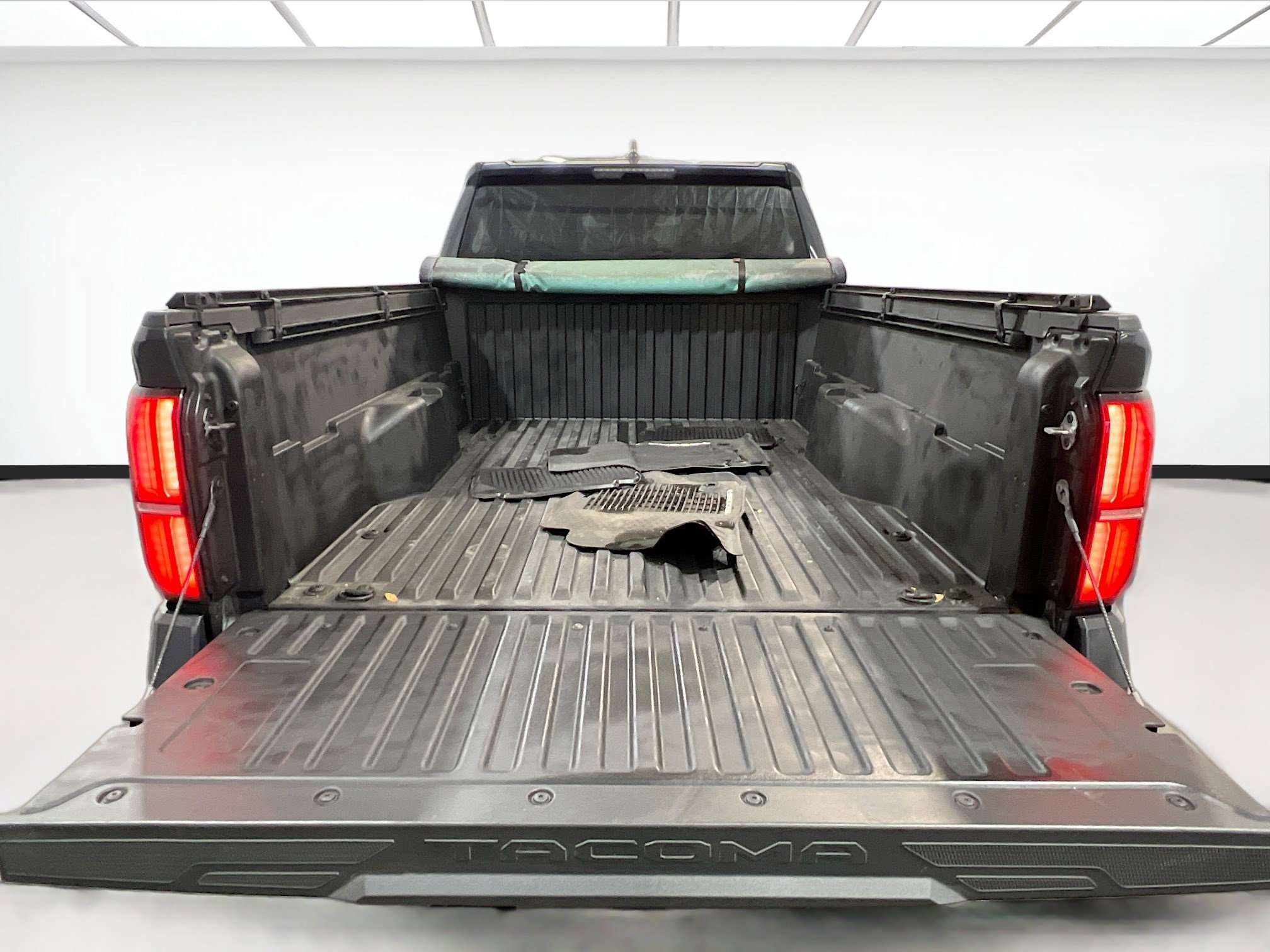 Used 2024 Toyota Tacoma SR5 image 17