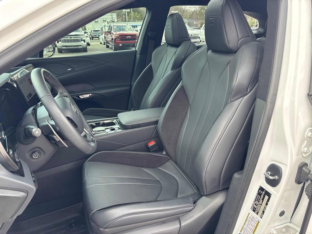 Used 2024 Lexus RX 500h F Sport w/ Convenience Package image 12