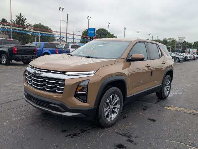 New 2027 Chevrolet Equinox LT w/ Convenience Package II FWD image 3