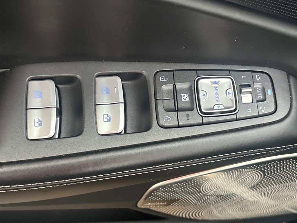 Used 2017 Genesis G90 5.0 Ultimate image 7