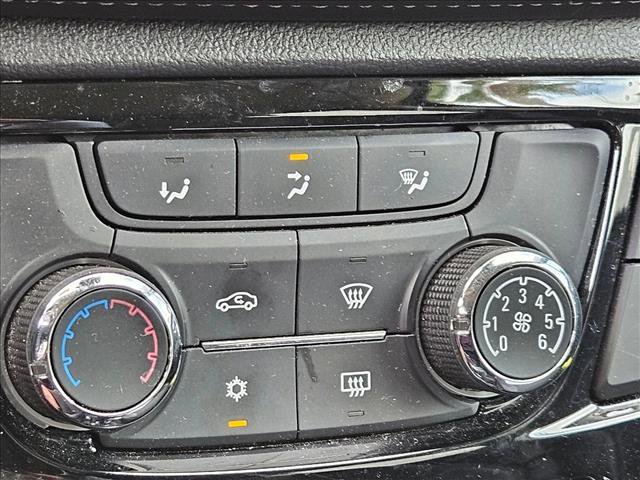 Used 2022 Buick Encore Preferred image 13