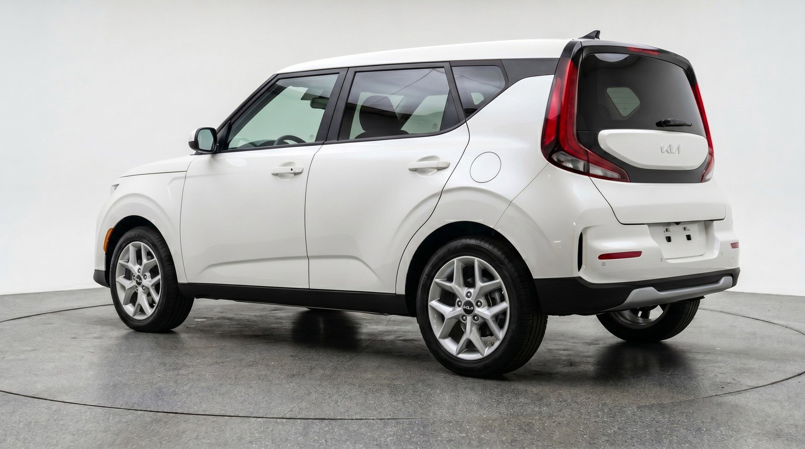 Used 2025 Kia Soul LX w/ LX Technology Package FWD image 6