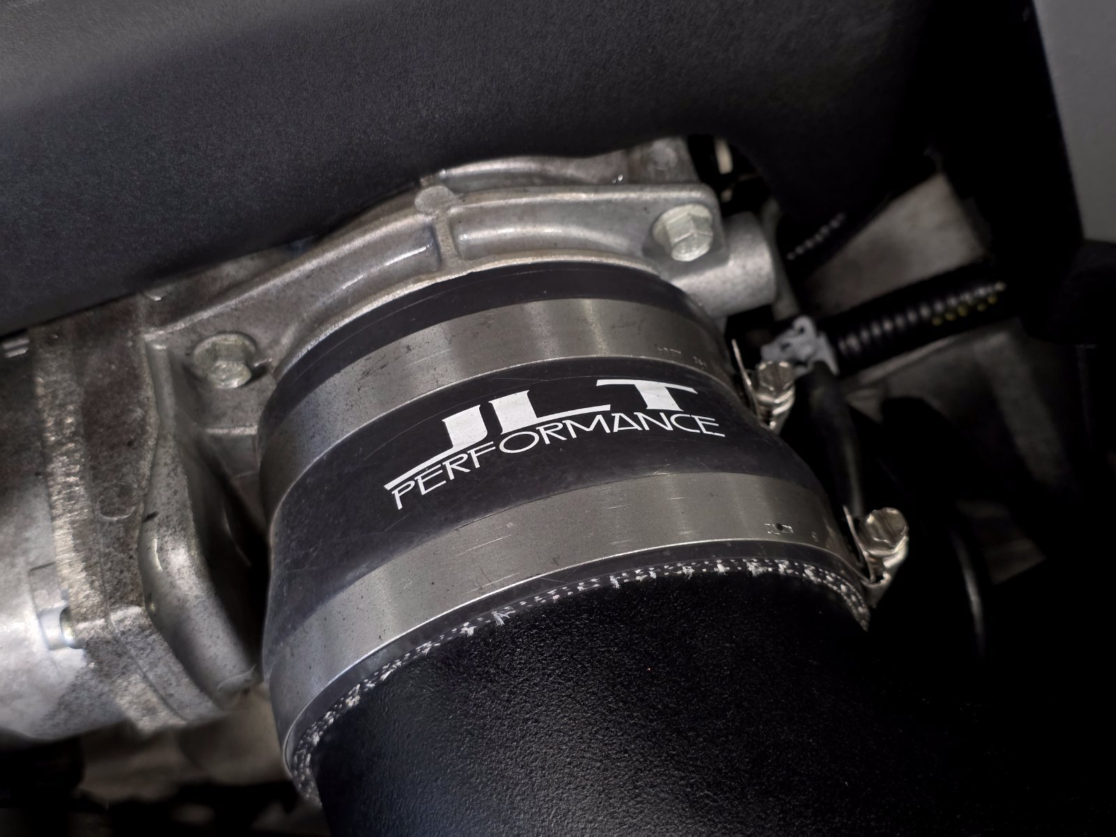 Used 2015 Chevrolet Camaro SS RWD image 4