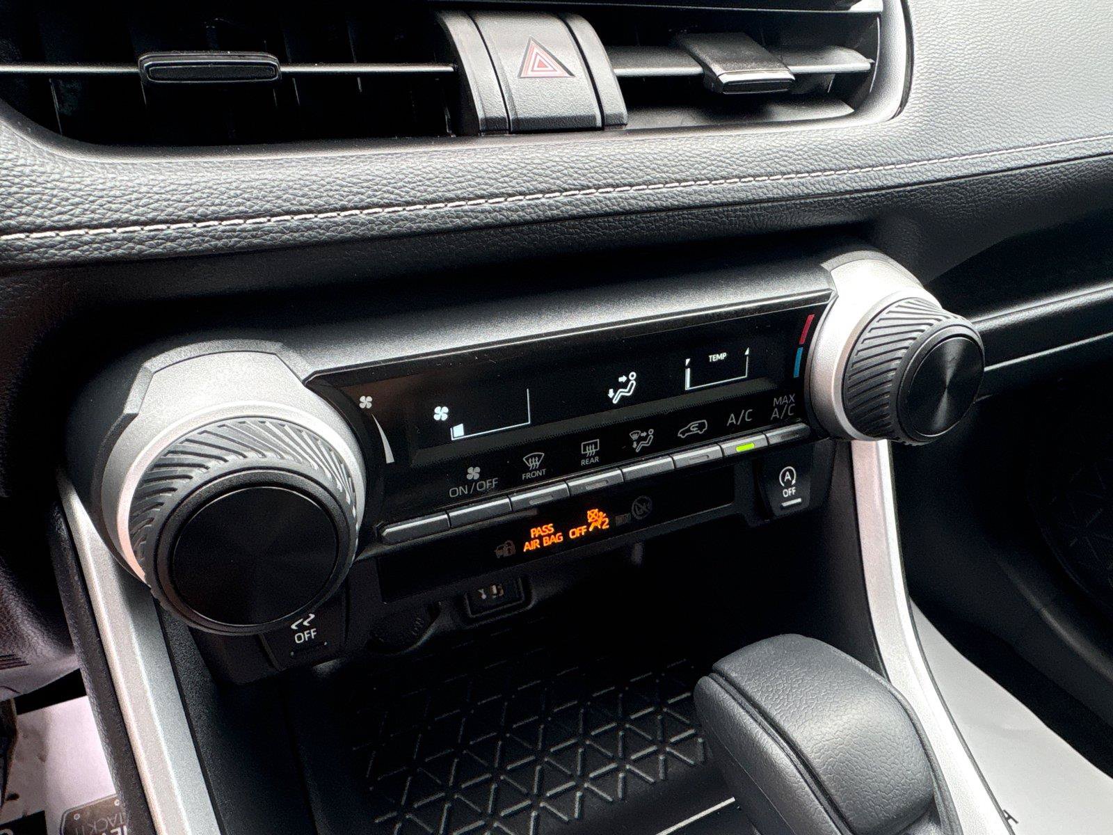 Certified 2025 Toyota RAV4 LE FWD image 27