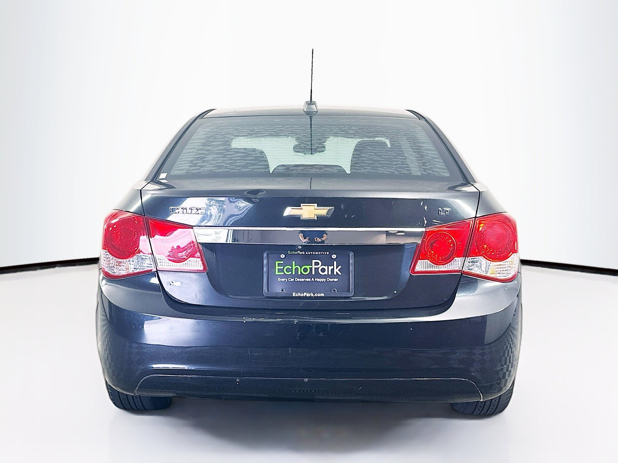 Used 2016 Chevrolet Cruze LT w/ Technology Package FWD image 7