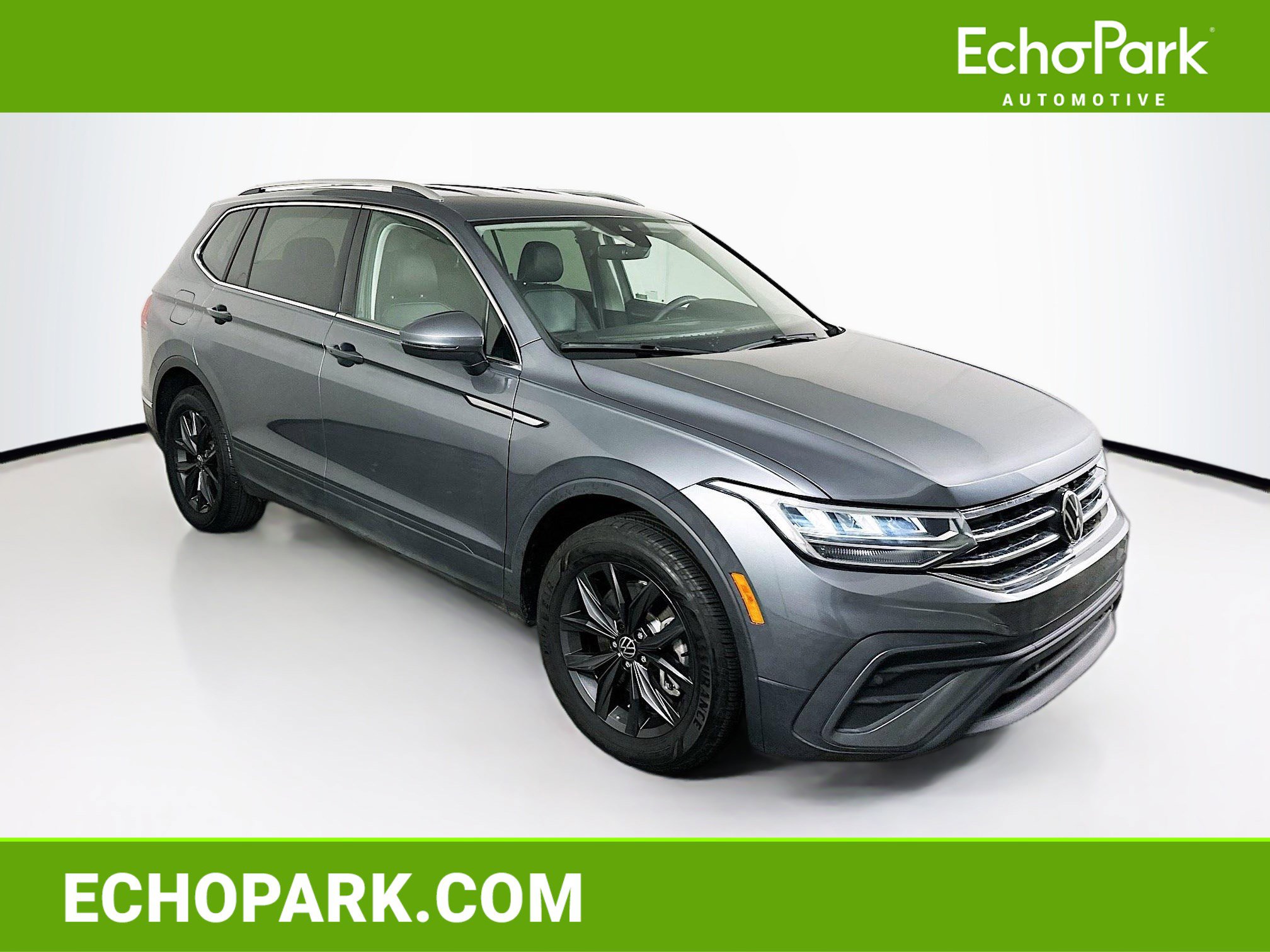 Used 2024 Volkswagen Tiguan SE image 1