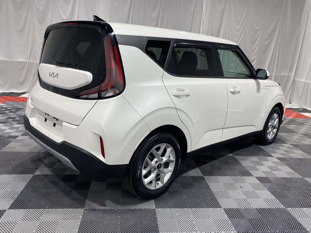 Used 2023 Kia Soul S FWD image 4