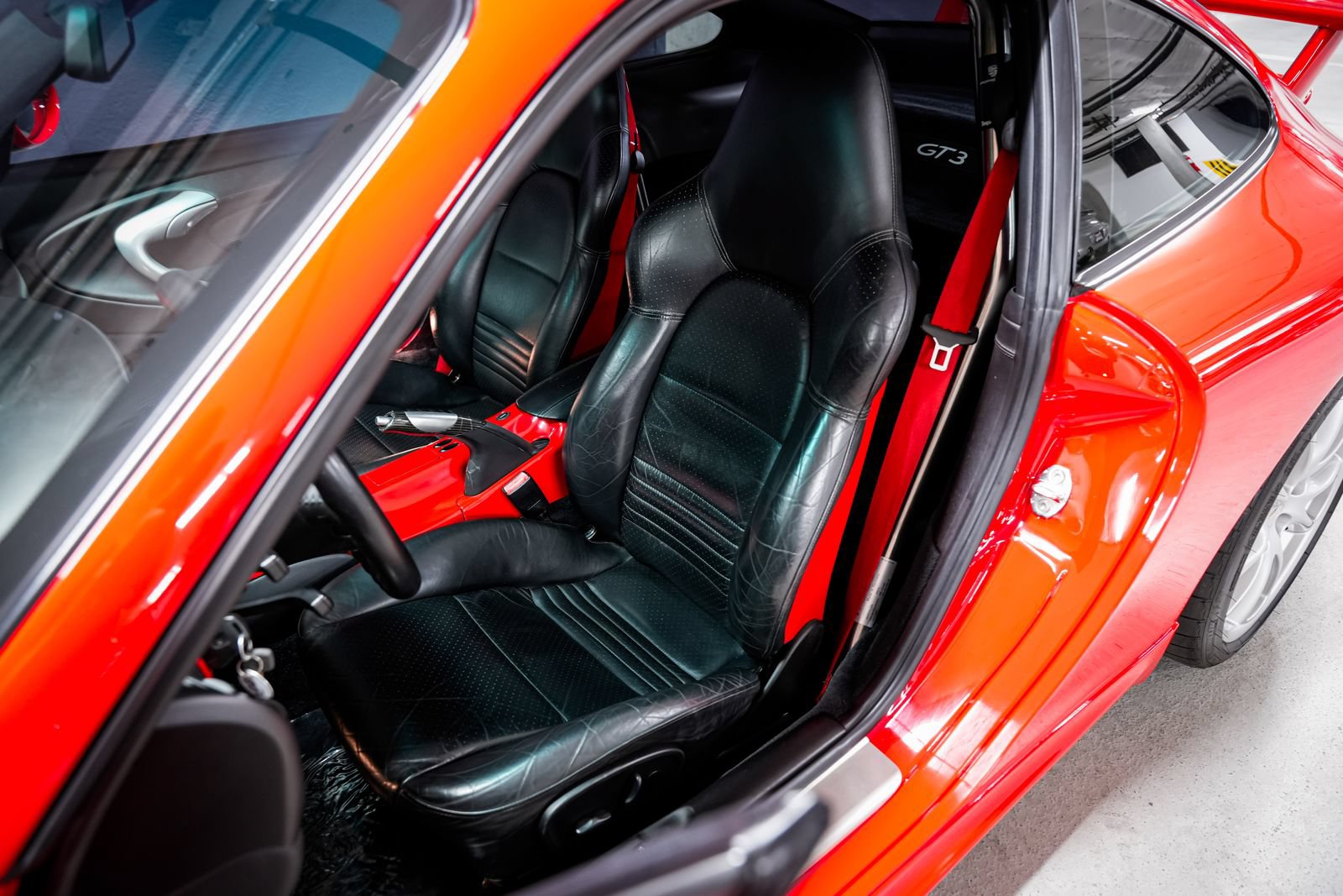 Used 2004 Porsche 911 GT3 RWD image 19