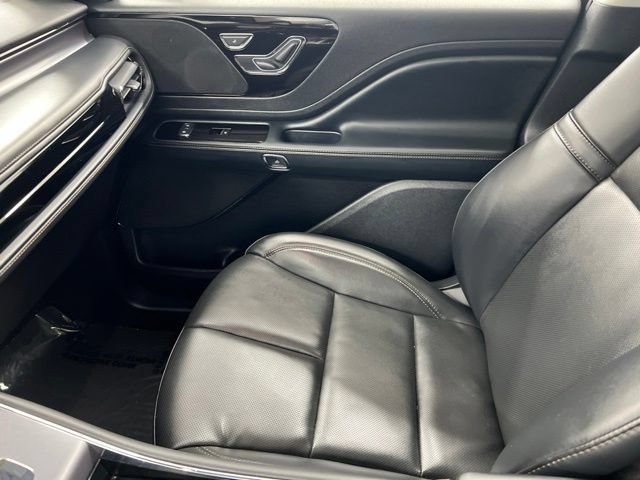 Certified 2025 Lincoln Aviator AWD image 19
