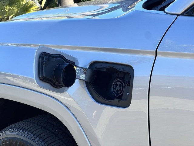 Used 2024 Jeep Grand Cherokee Limited 4xe image 6