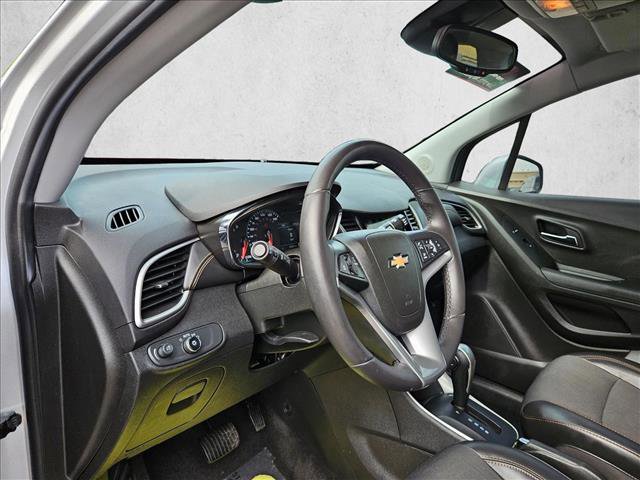 Used 2018 Chevrolet Trax LT w/ LT Convenience Package FWD image 9