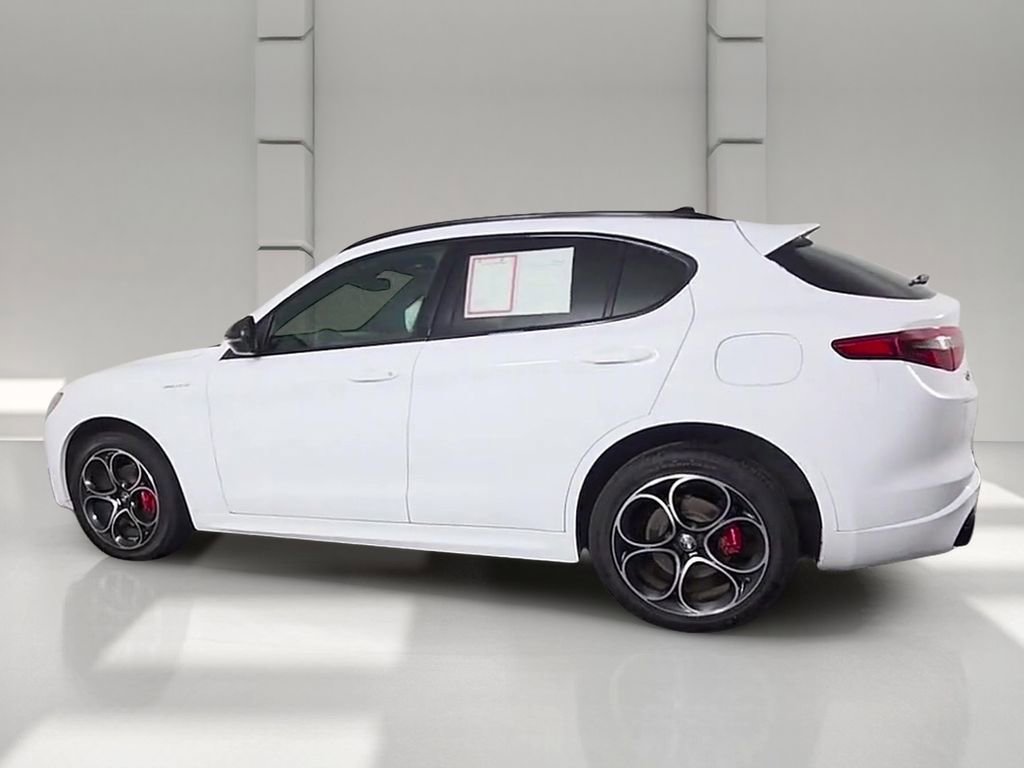 Used 2023 Alfa Romeo Stelvio Veloce AWD/4WD image 45
