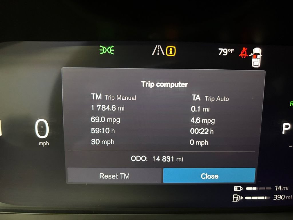 Certified 2025 Volvo XC90 T8 Plus w/ Protection Package Premier AWD/4WD image 28