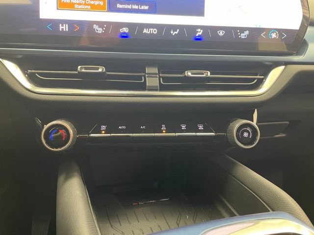 New 2026 Chevrolet Equinox EV LT image 6