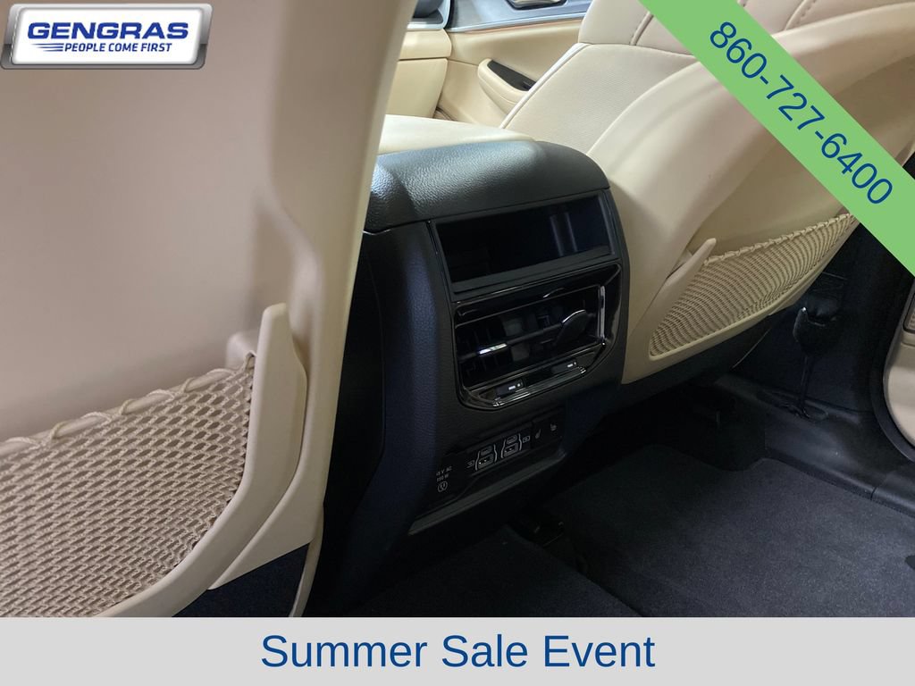 Used 2024 Jeep Grand Cherokee Limited w/ Luxury Tech Group II AWD/4WD image 30