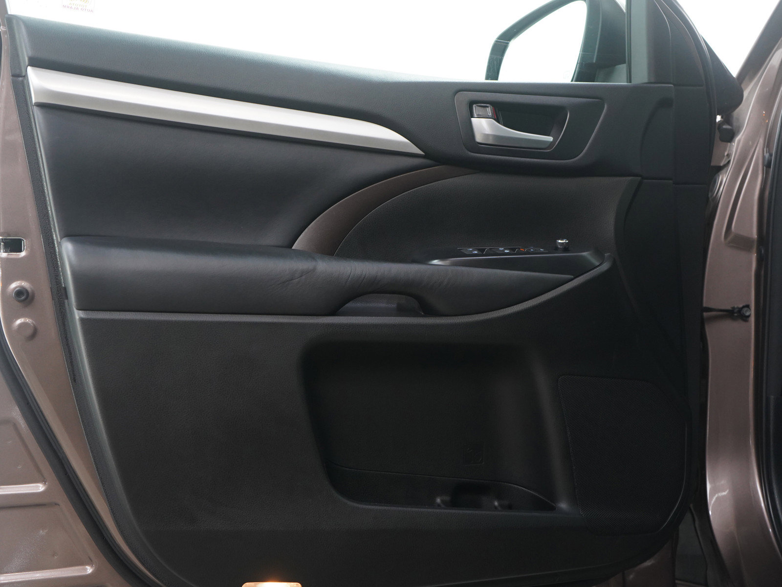 Used 2018 Toyota Highlander XLE image 22