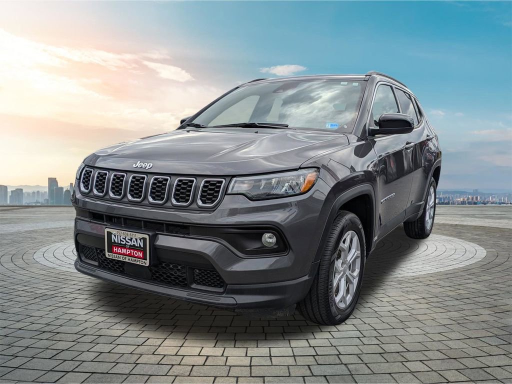 Used 2024 Jeep Compass Latitude image 9