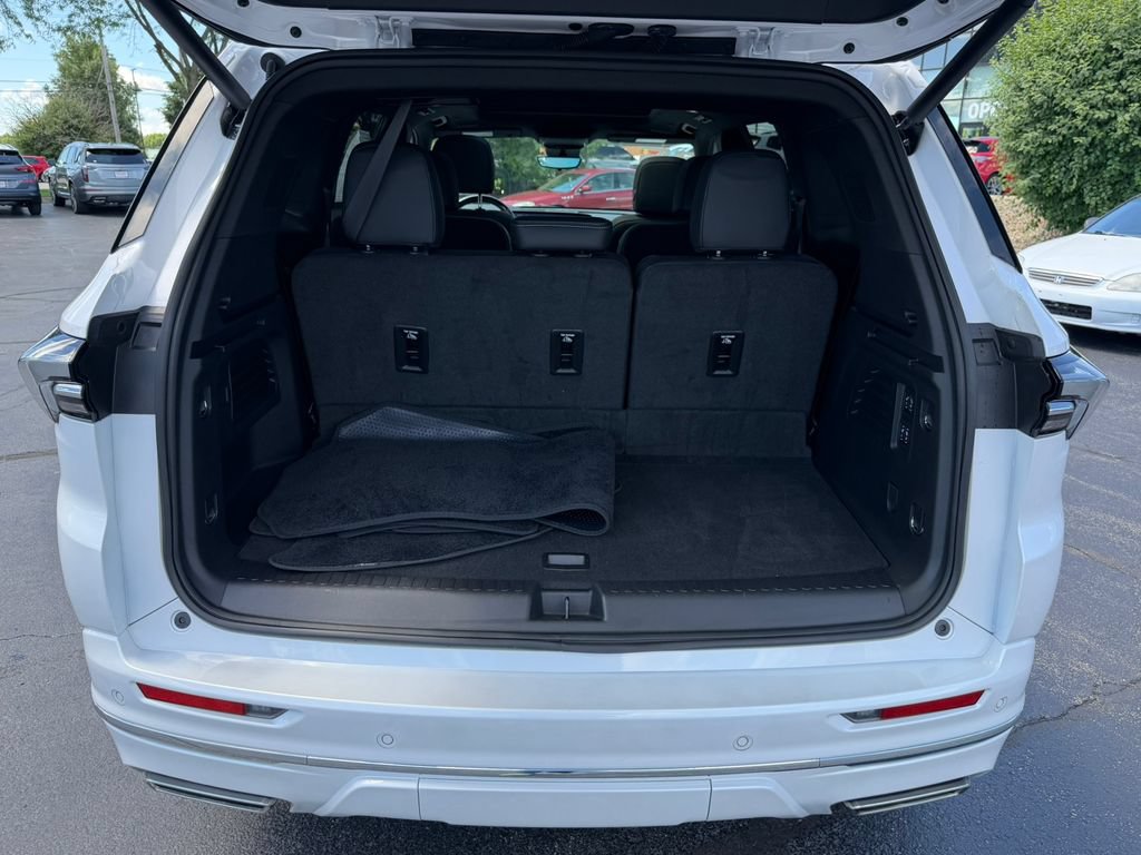 Certified 2025 Buick Enclave Avenir w/ Super Cruise Package AWD/4WD image 10