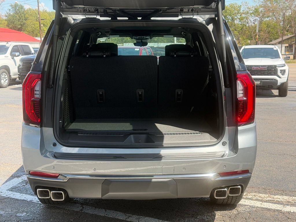 New 2026 GMC Yukon AT4 w/ AT4 Premium Plus Package AWD/4WD image 8