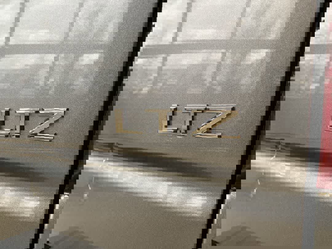 Used 2020 Chevrolet Silverado 1500 LTZ w/ LTZ Plus Package image 12